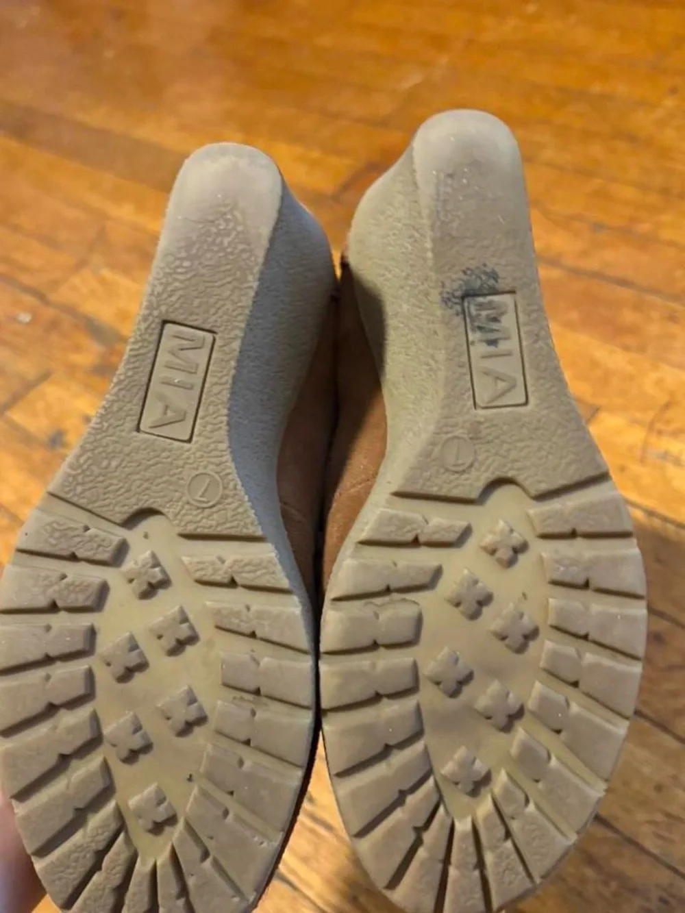 MIA comfortable suede